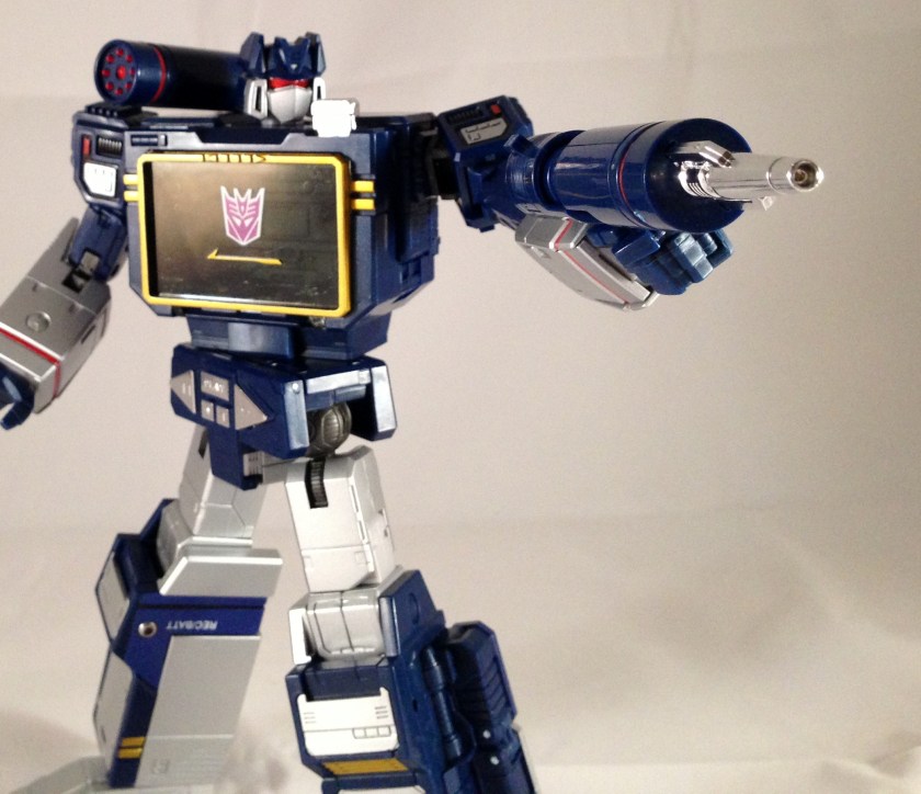 Robot mode concussion blaster sideways shot