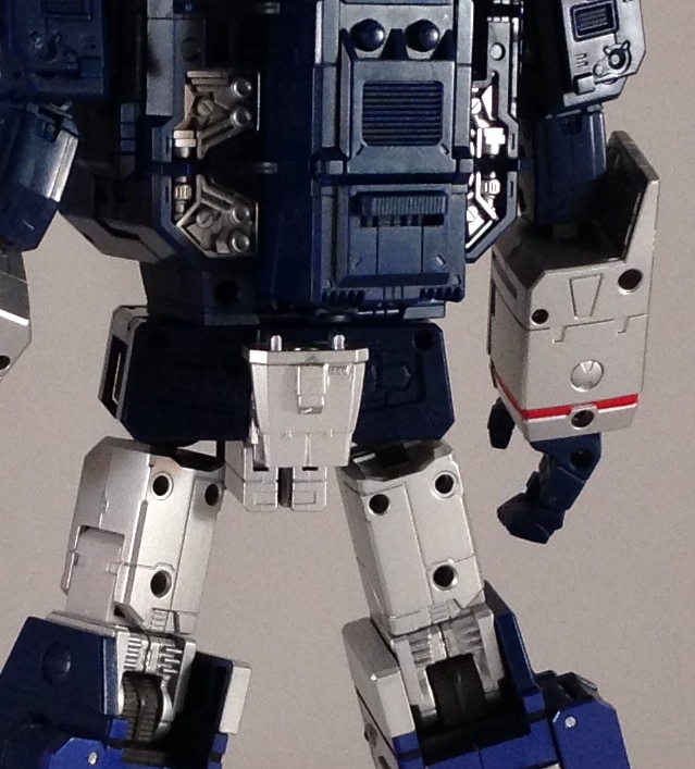 Robot mode sensor weapon back and eject button