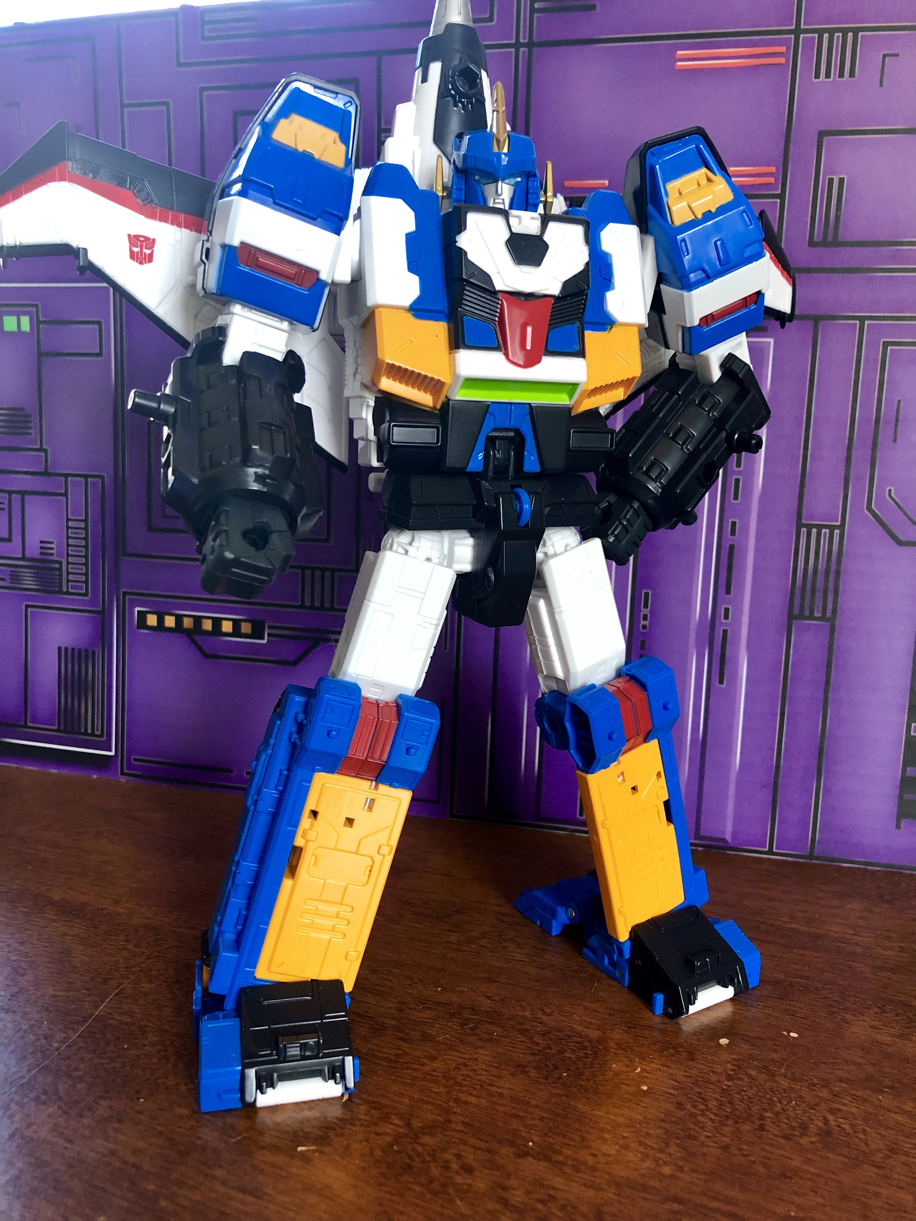 Takara Transformers Legends: BIG POWERED – Pax Cybertron
